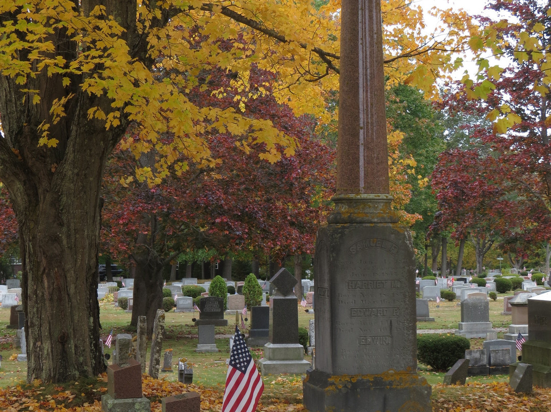 Pine Grove Cemetery景点图片