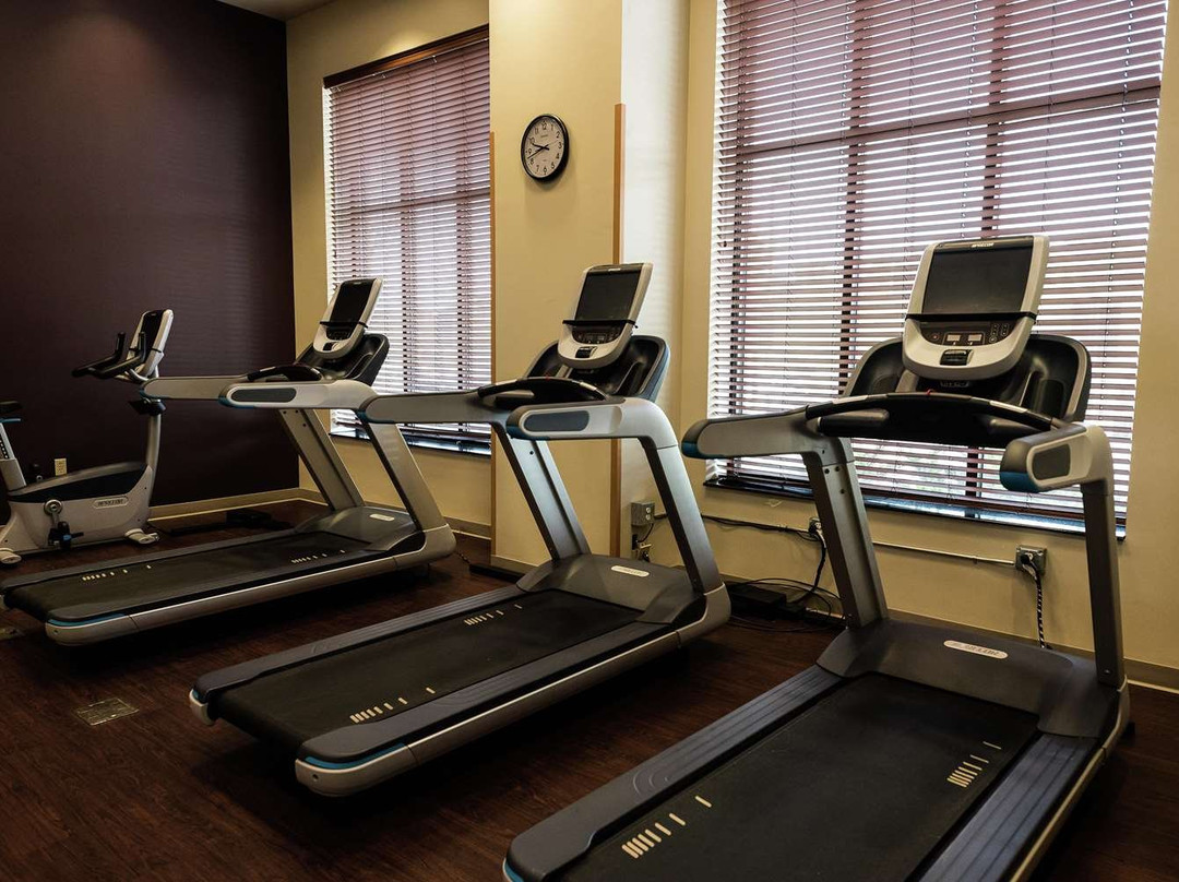 Embassy Suites by Hilton Minneapolis North主图