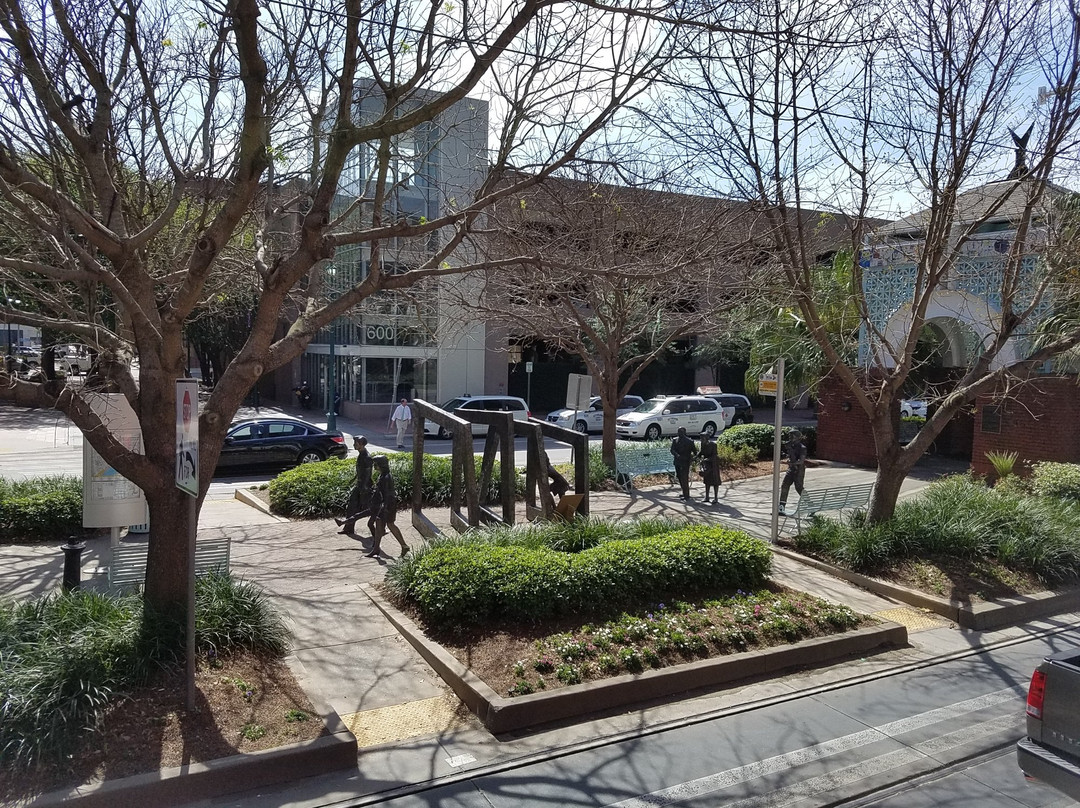 Richard and Anne Bloch's Cancer Survivors Park and Plaza