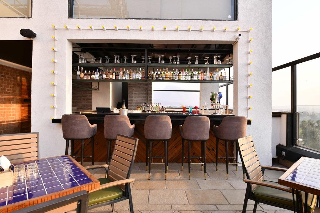 Krishna Palace Hotel主图