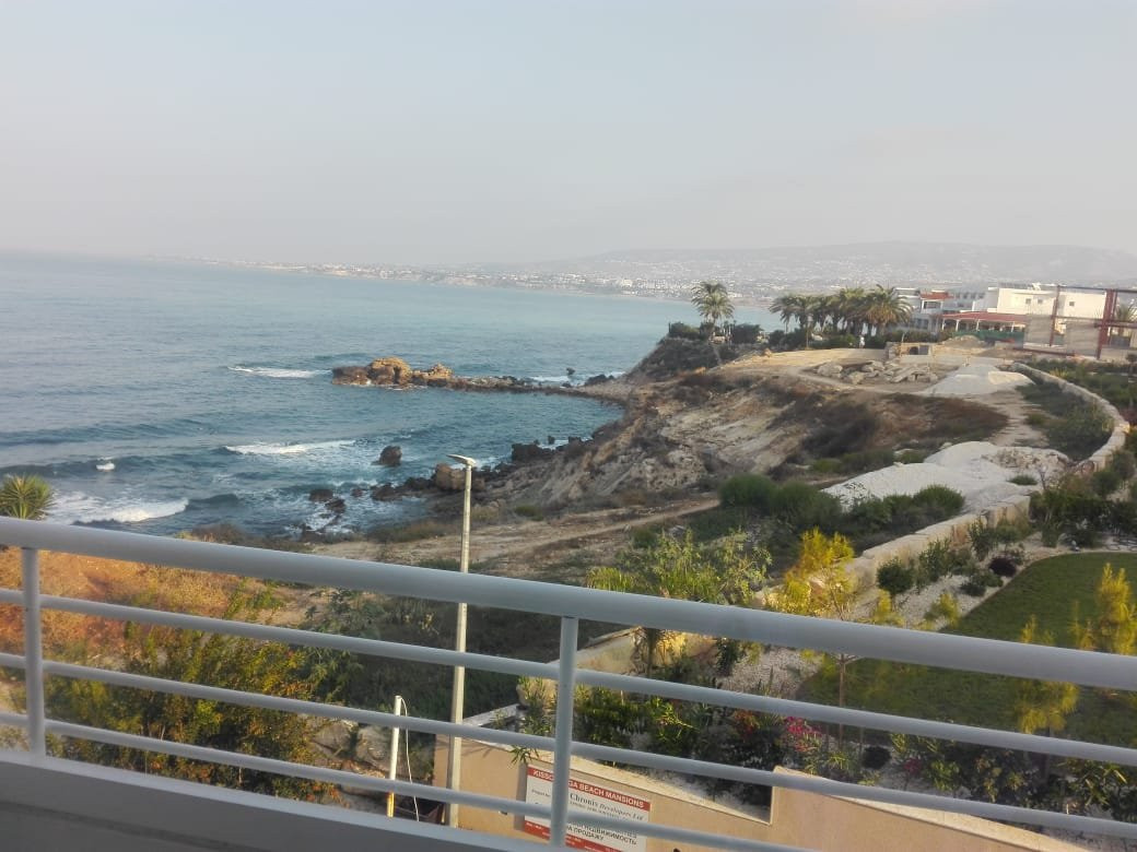 皇后湾酒店主图