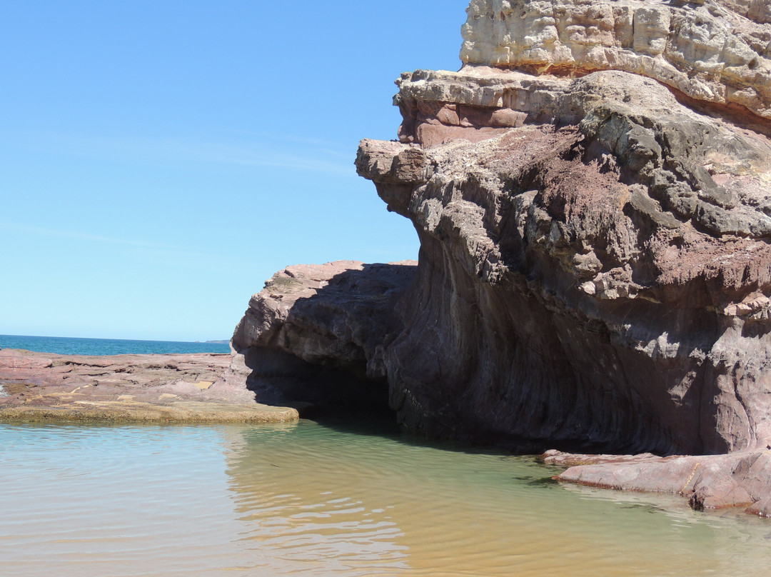 Aslings Beach Rock Pool-伊登港必去景点