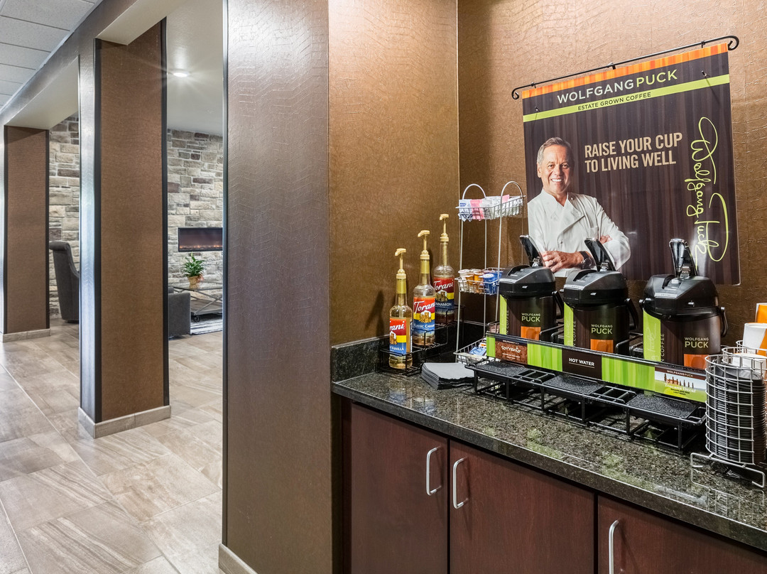 Cobblestone Hotel & Suites - Stevens Point主图