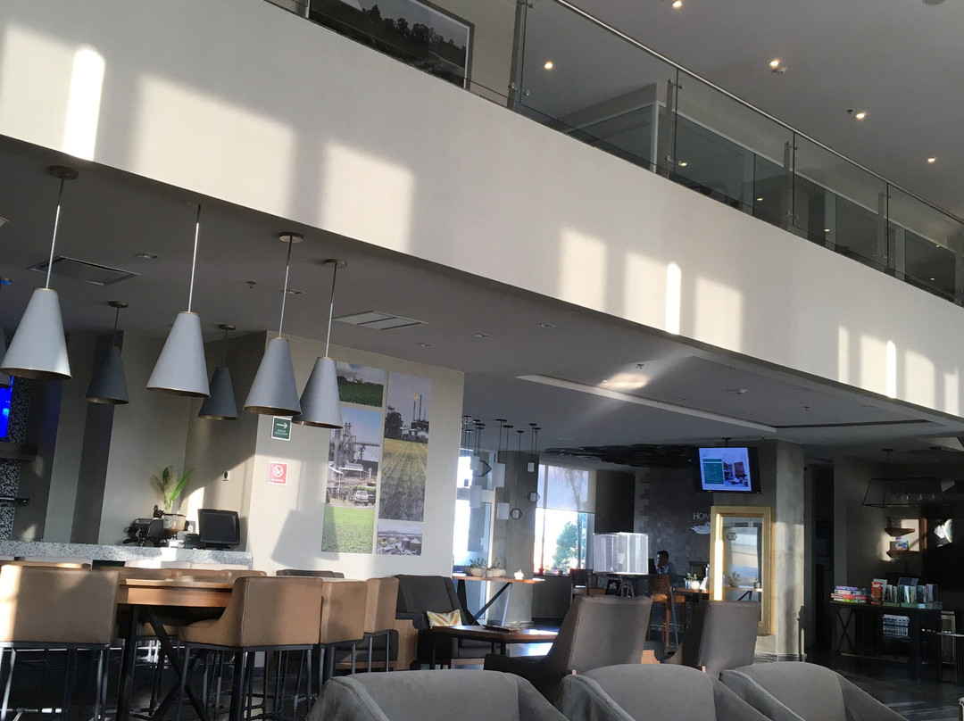 Fiesta Inn Suites Aeropuerto del Bajío主图