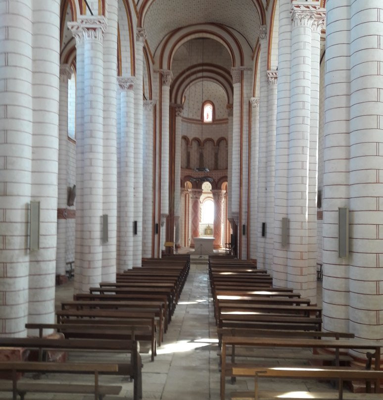 Collégiale St Pierre景点图片