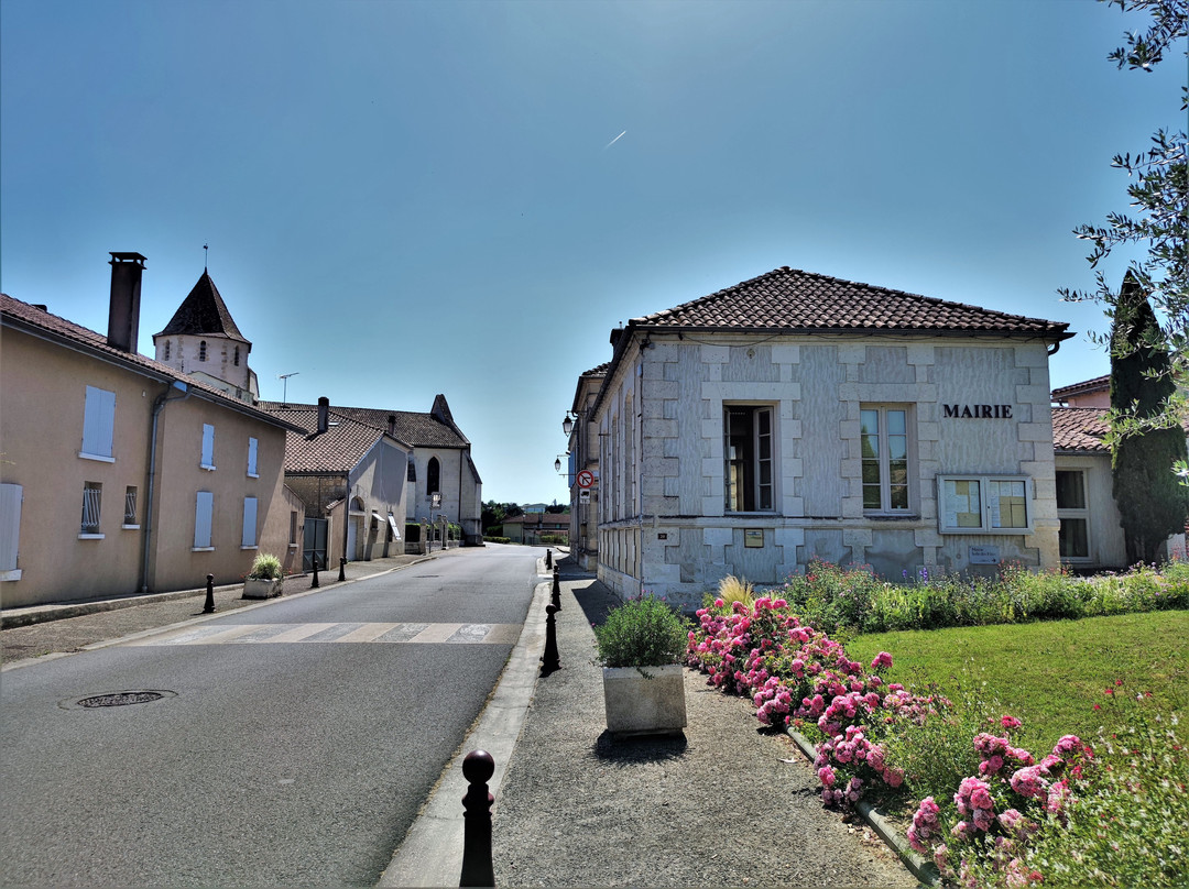 Eglise Fortifiée Saint-pierre À Reignac景点图片