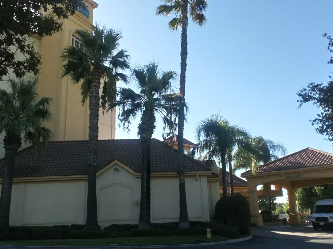 La Quinta Inn & Suites by Wyndham Ontario Airport主图