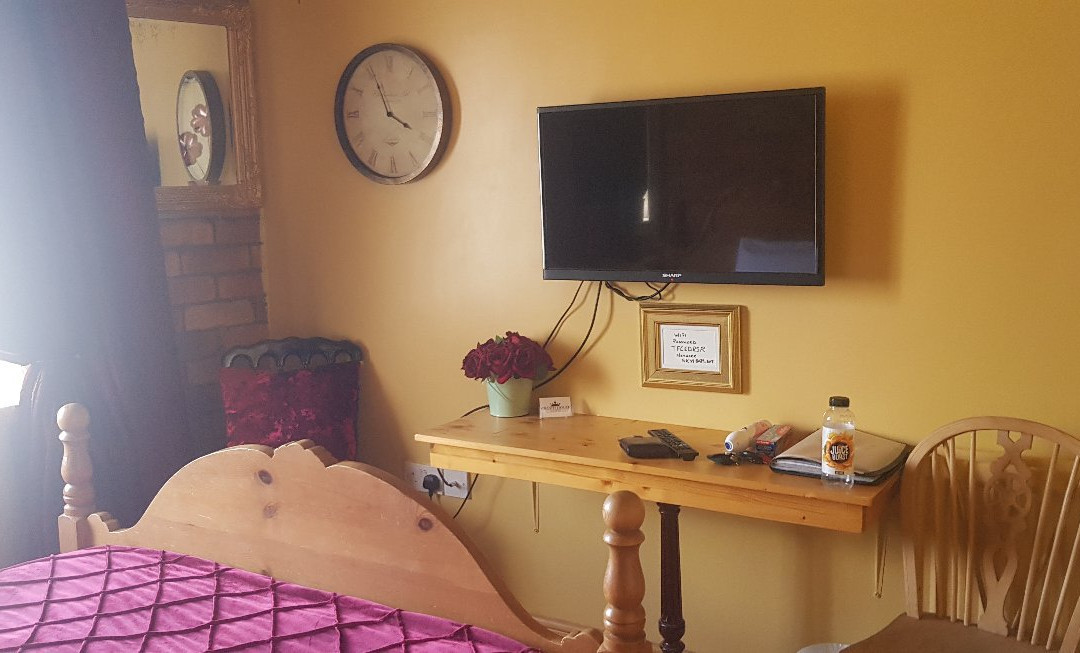 Crown House Suites主图