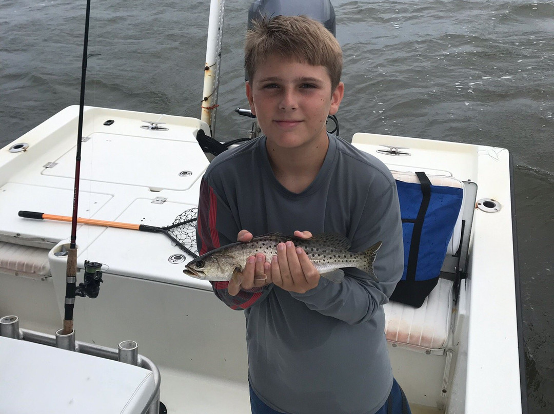 Salt Minded Fishing Charters-斩魔山必去景点