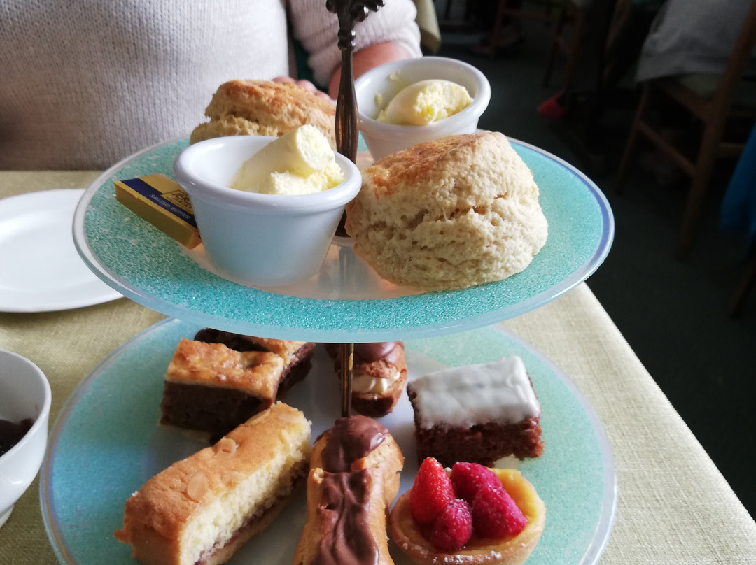 圣布雷拉德餐馆和美食-The Poplars Tea Room