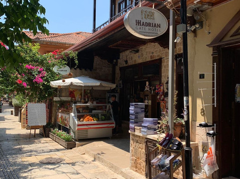 哈德良门酒店主图