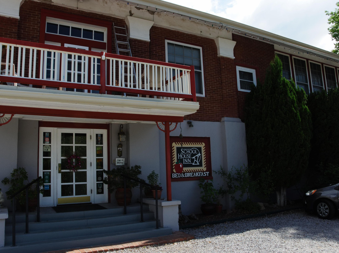 School House Inn Bed & Breakfast主图