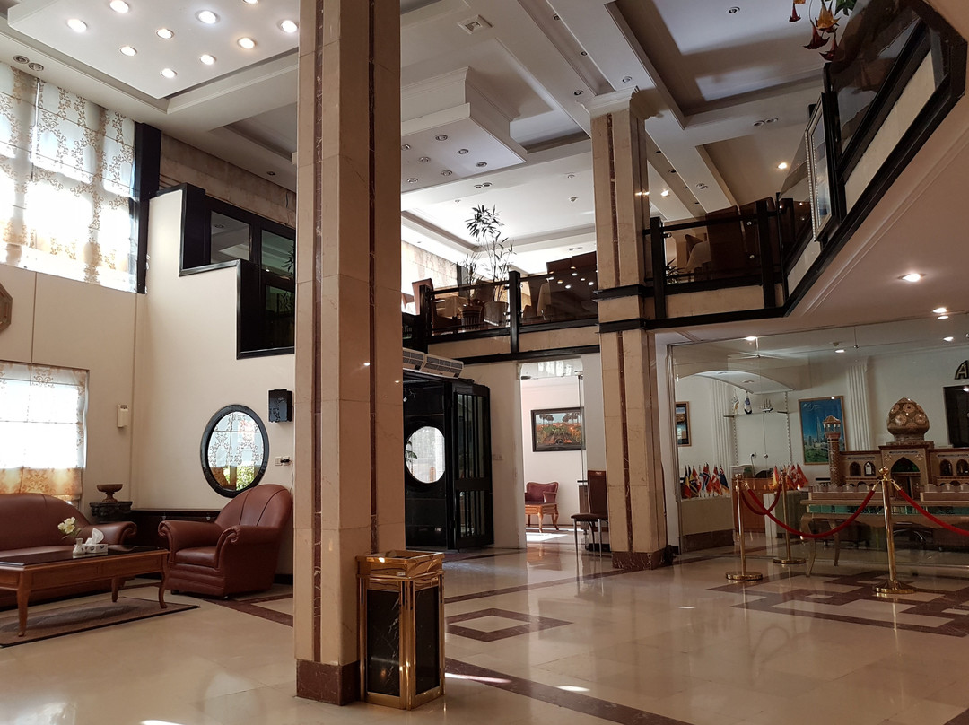 Aryo Barzan Hotel主图