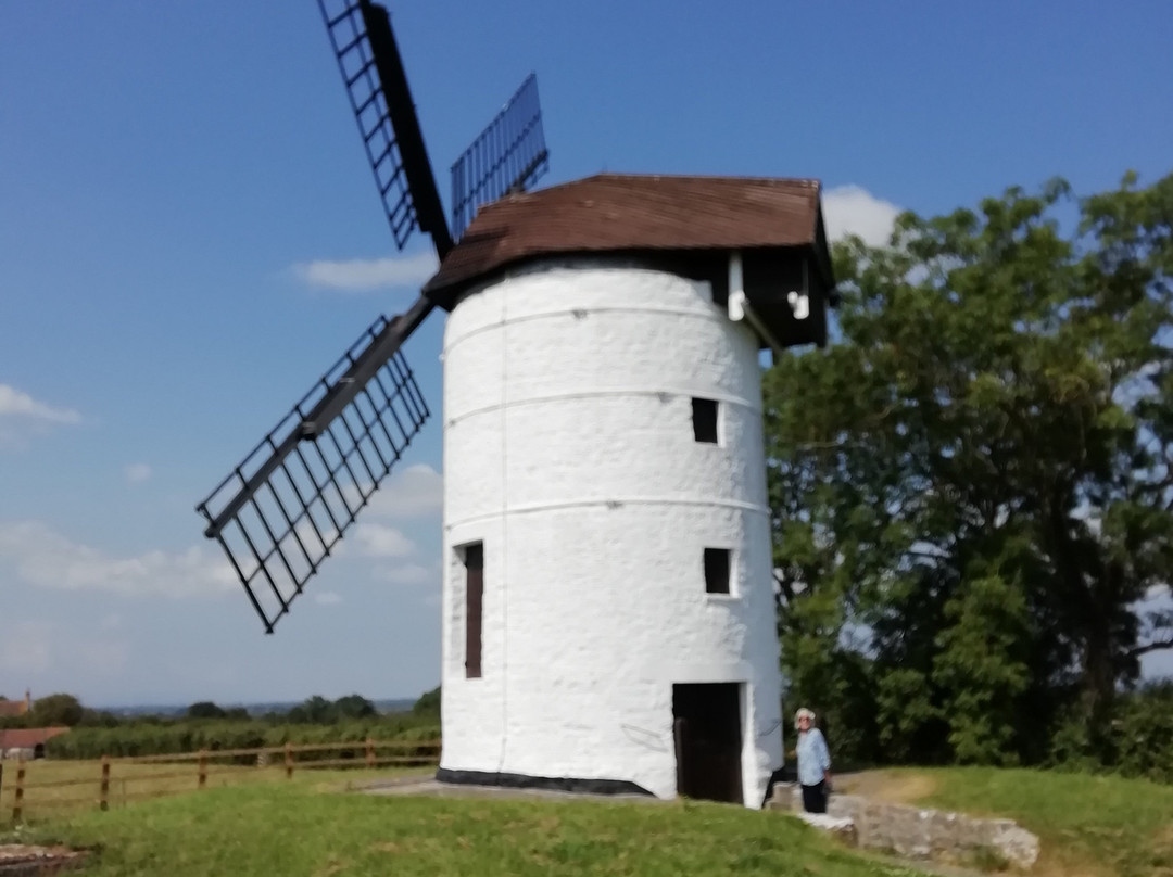 Ashton Windmill景点图片