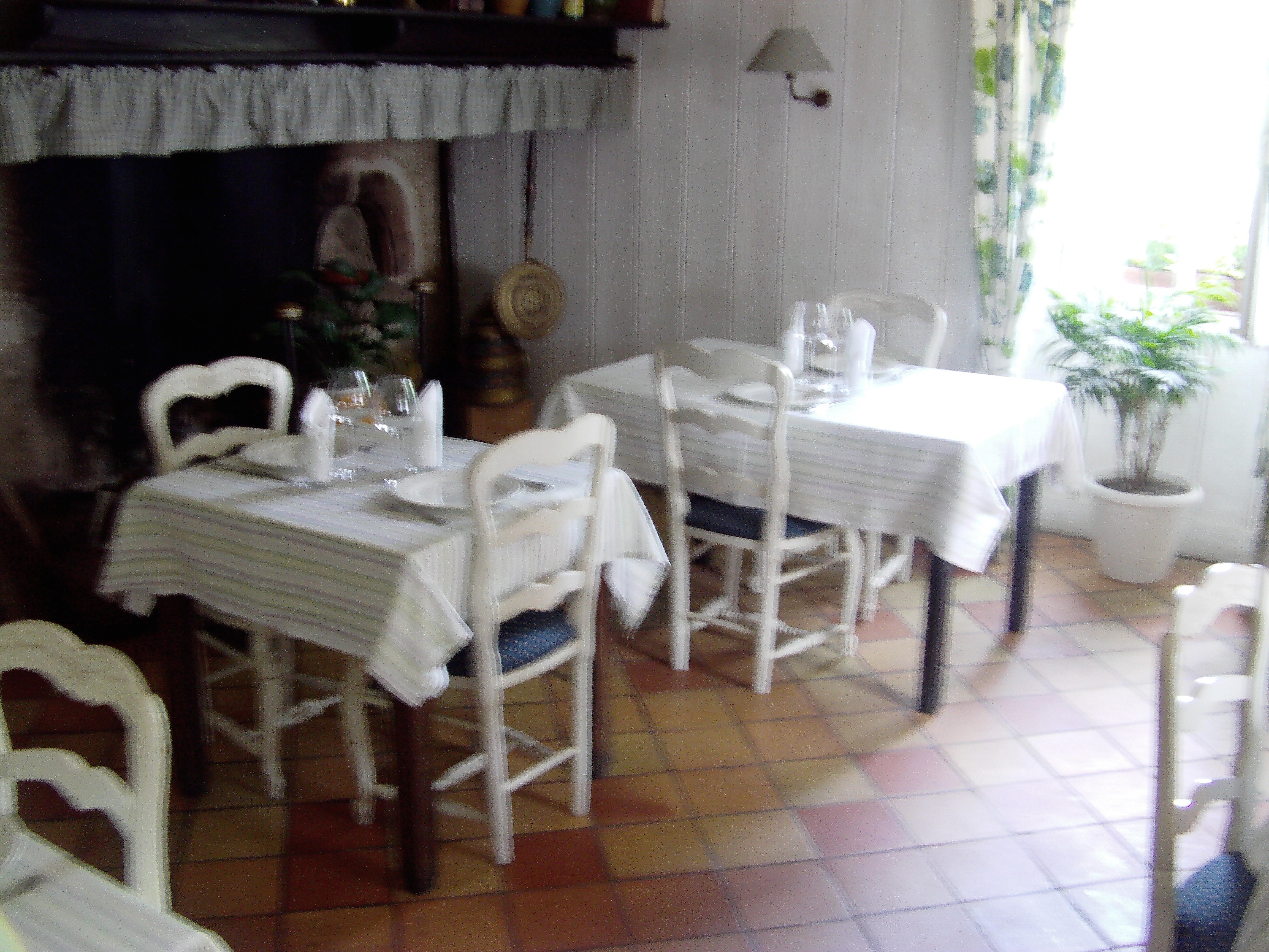 Hôtel Les Bains de Secours-餐饮