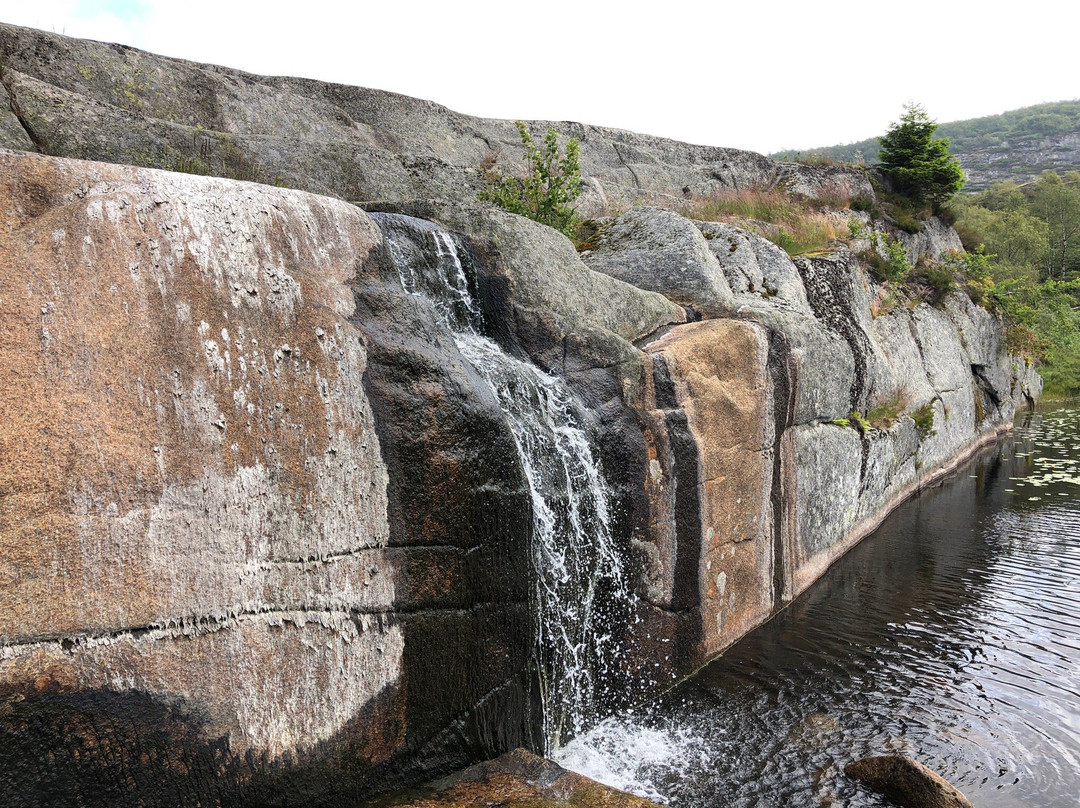 Hike to Skrelia-Lyngdal Municipality必去景点