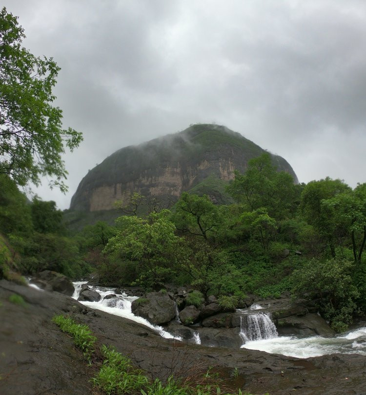 Devkund Waterfall-Patnus必去景点