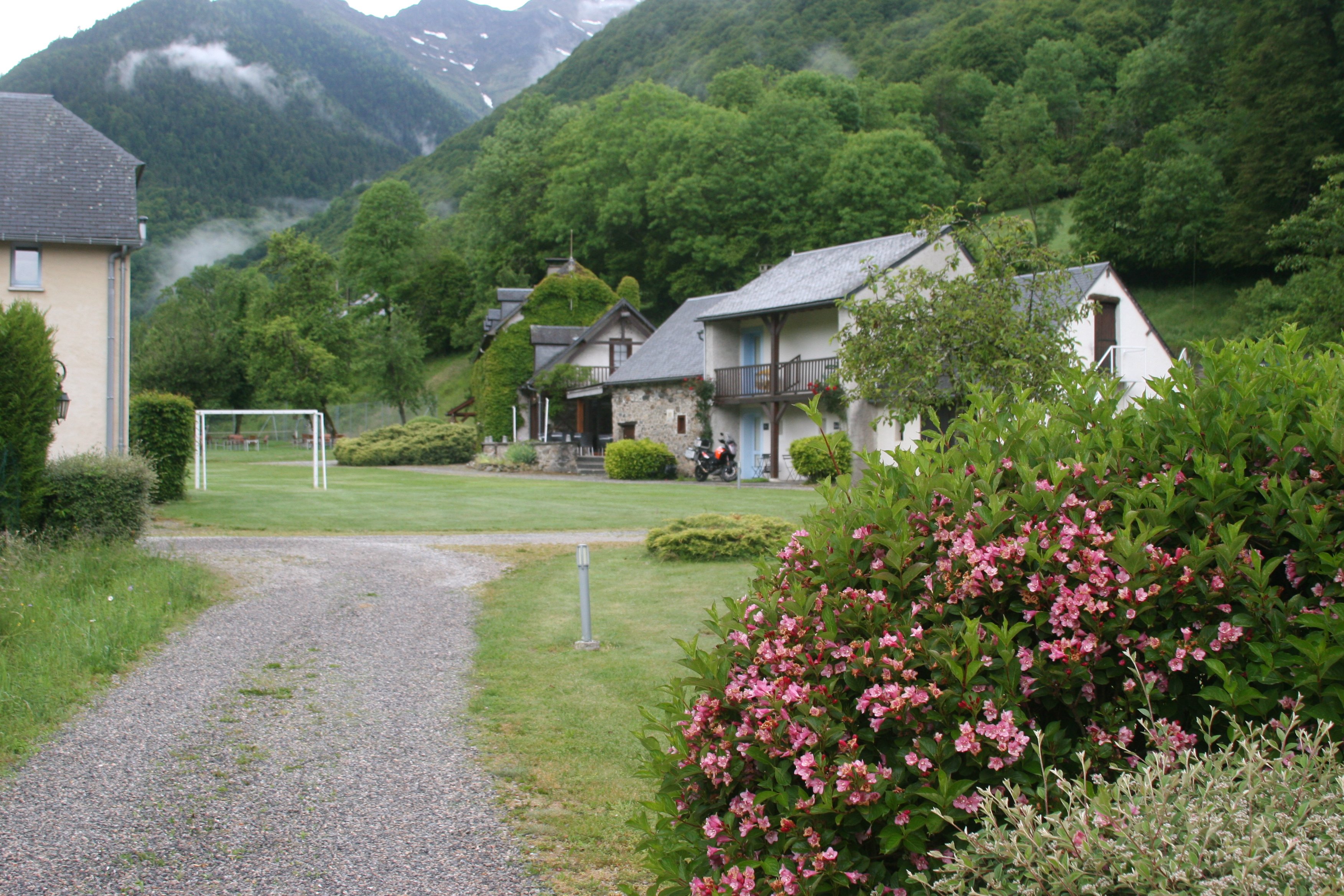 哈曼约地区酒店-家庭/游戏区