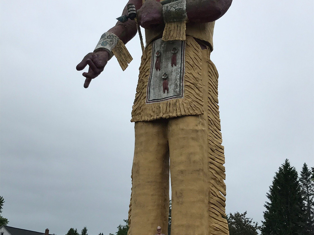 Hiawatha, World's Largest Indian-Ironwood必去景点