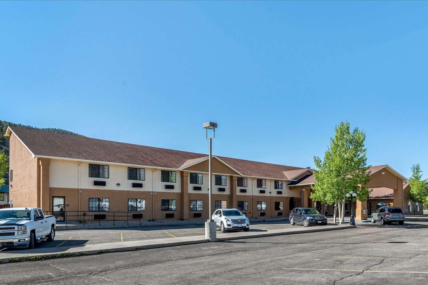 Quality Inn & Suites-官方