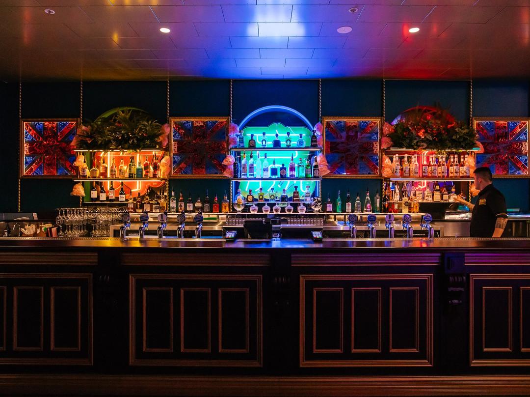 B. Lucky & Sons Entertainment Quarter-悉尼必去景点