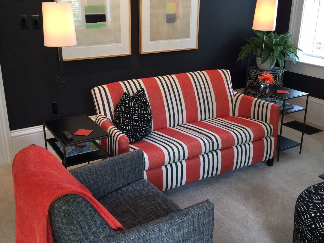 Wallcourt Hall主图