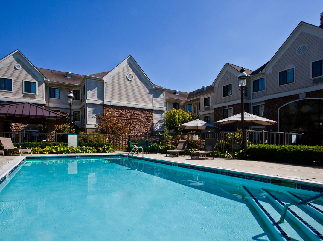 底特律尤蒂卡驻桥套房酒店主图