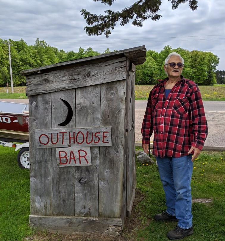 Park Falls餐馆和美食-Sieg's Inn and Outhouse Bar