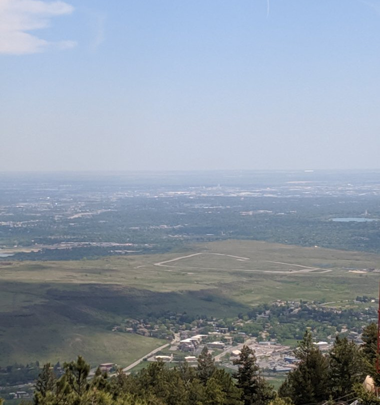 Lookout Mountain Nature Center-戈尔登必去景点
