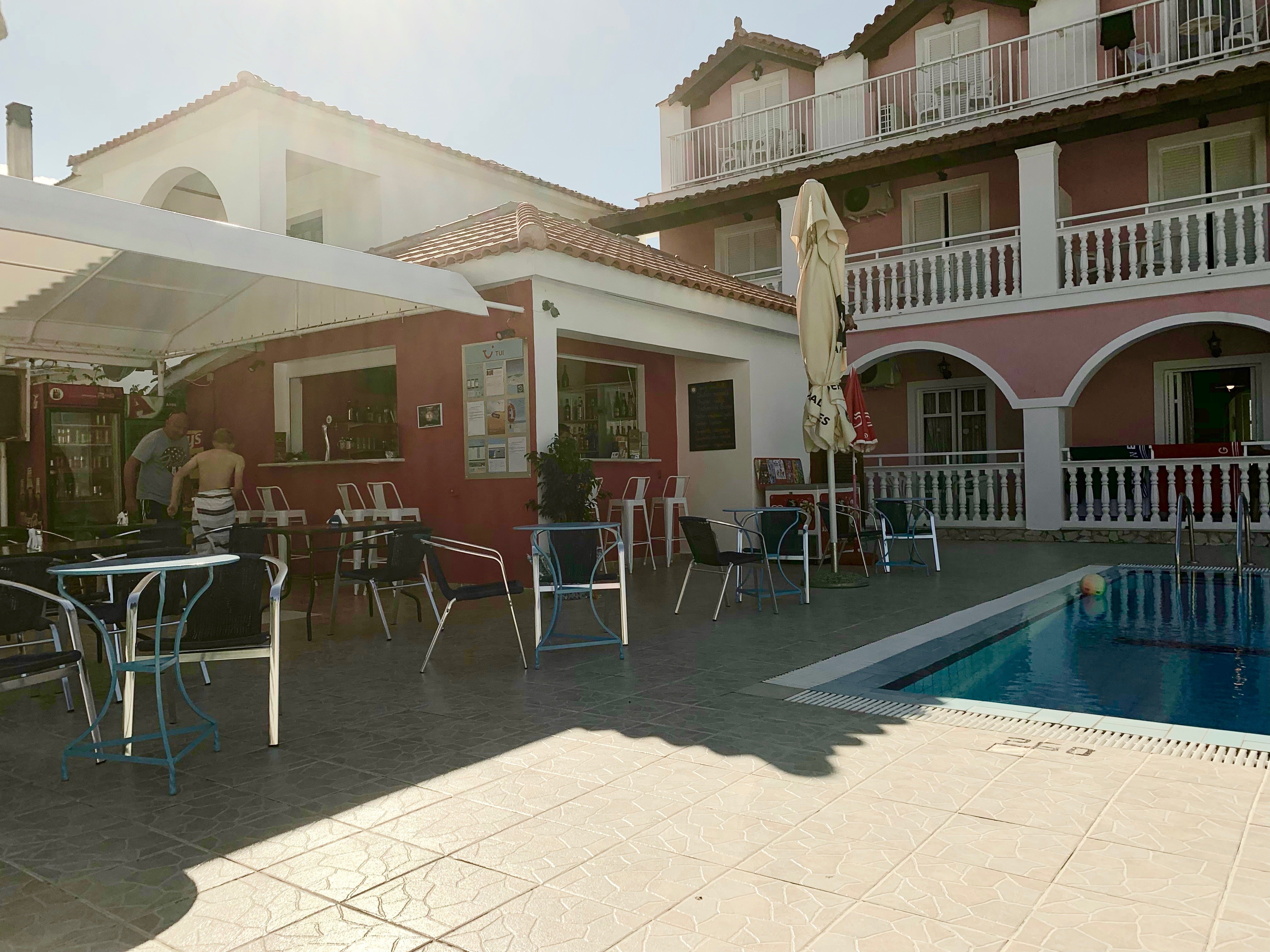 Giannis Studios Alykes-泳池