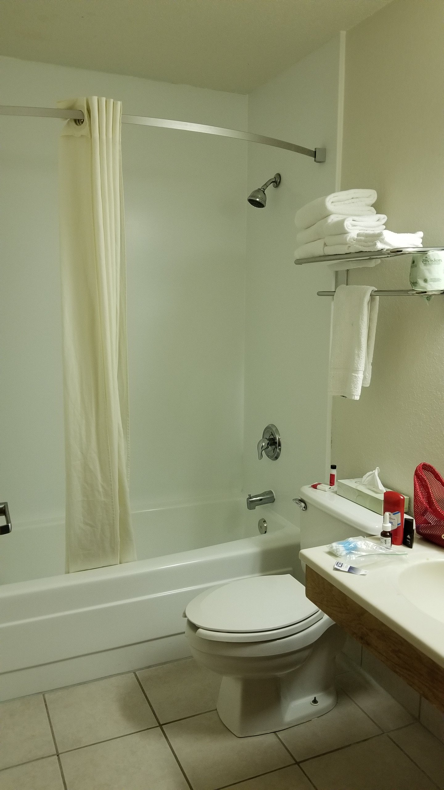 Super 8 by Wyndham Dumfries/Quantico-浴室