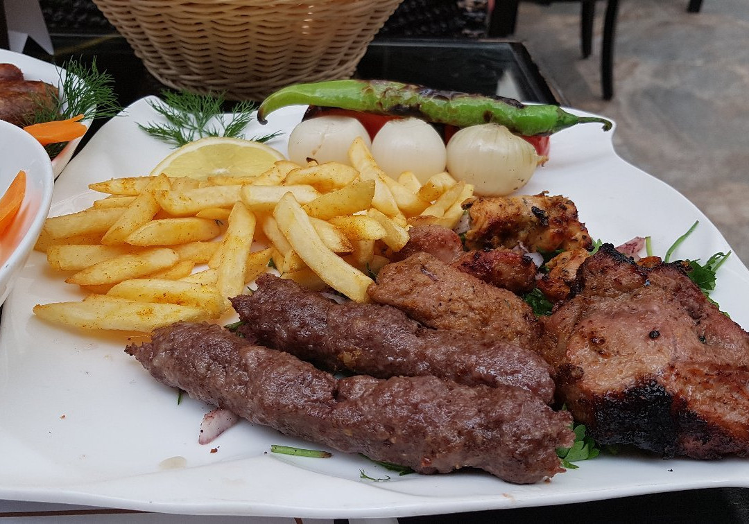 Kafrat Nassar餐馆和美食-Oscar Restaurant and Lounge