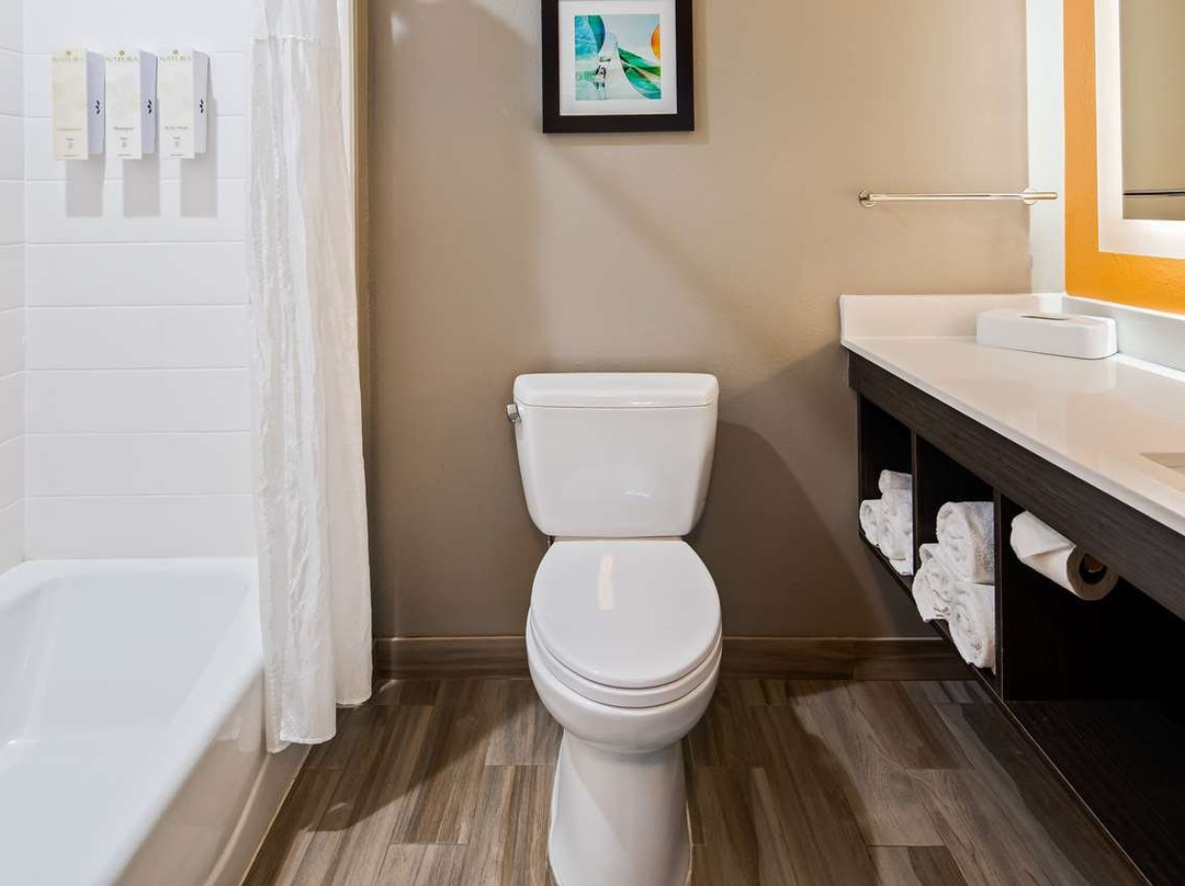 Best Western Plus Pasadena Inn & Suites主图