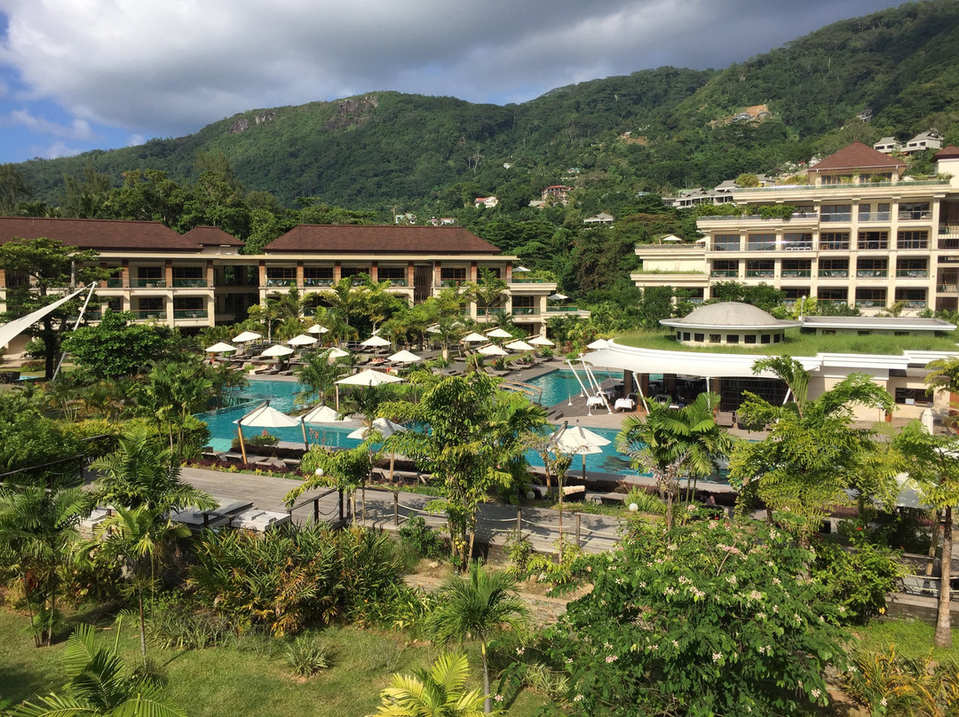 萨沃伊水疗度假村主图