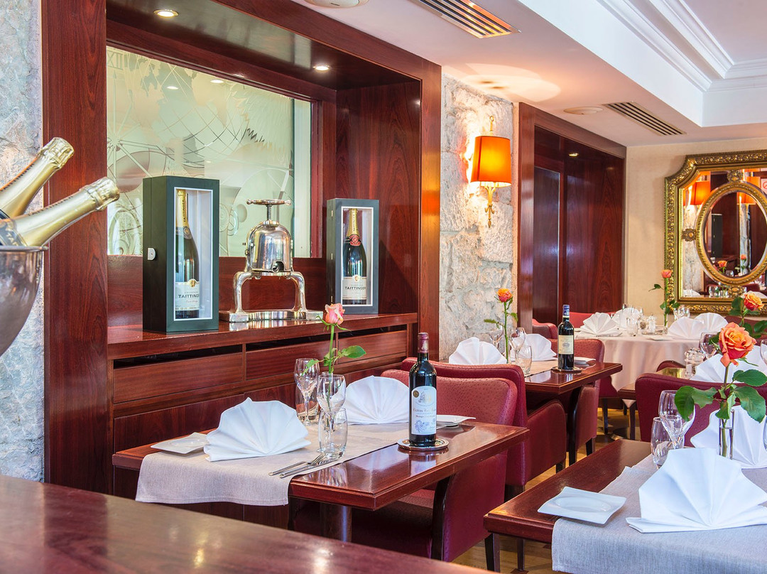 L'Horloge Restaurant