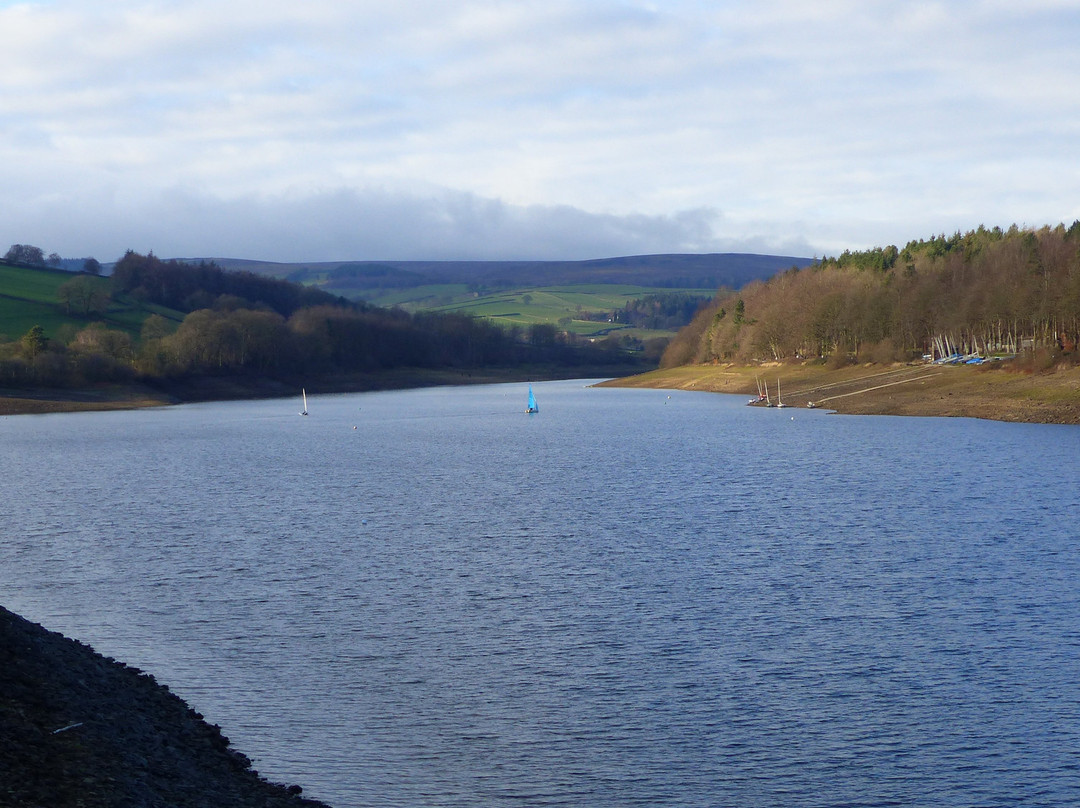 Damflask Reservoir景点图片