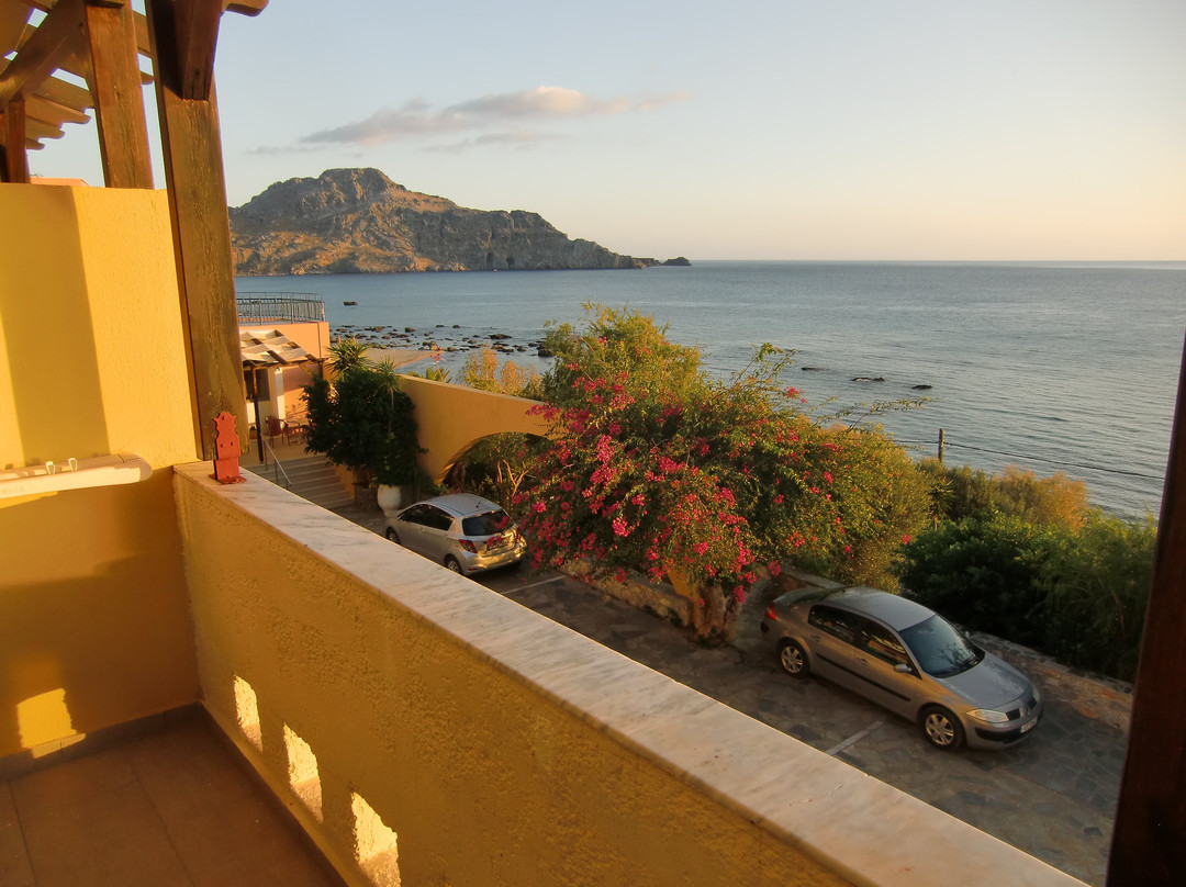 荷莱恩海滩酒店主图