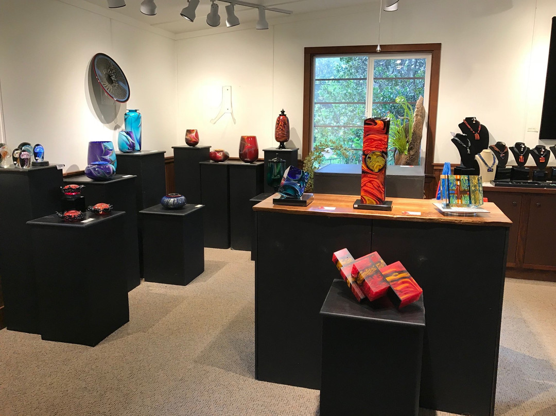 2400 Fahrenheit Art Glass-火山必去景点