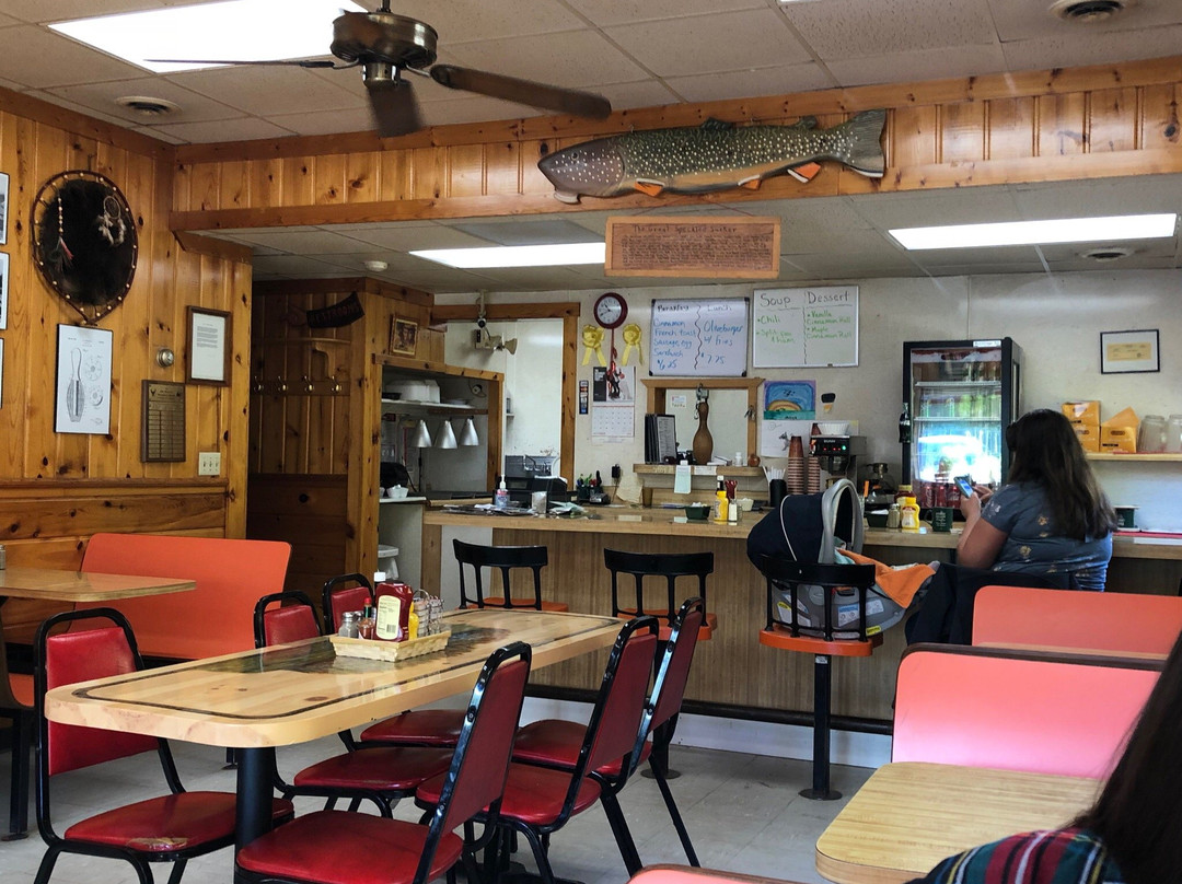 Big Bay餐馆和美食-Hungry Hollow Cafe