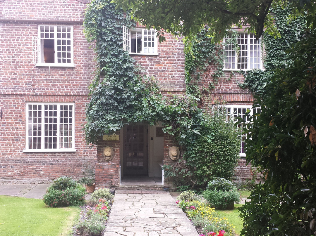 Howfield Manor Hotel主图
