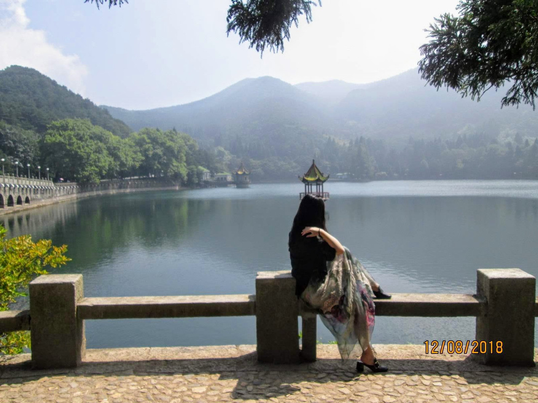 芦林湖景点图片