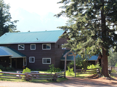 Chilcotin Holidays-Gold Bridge必去景点