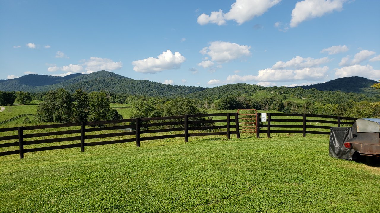 The Marriott Ranch Bed and Breakfast-官方
