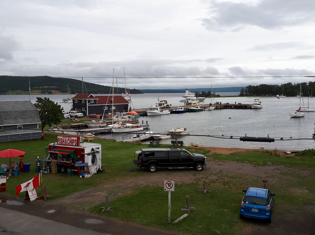 Water's Edge Inn主图