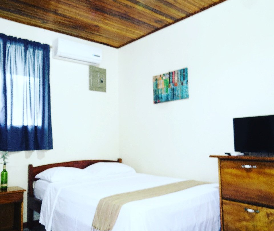 Cocobolo Surf Hotel & School主图