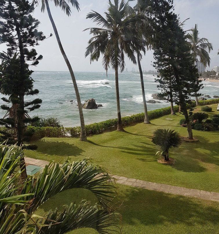 Lobby Lounge and Bar