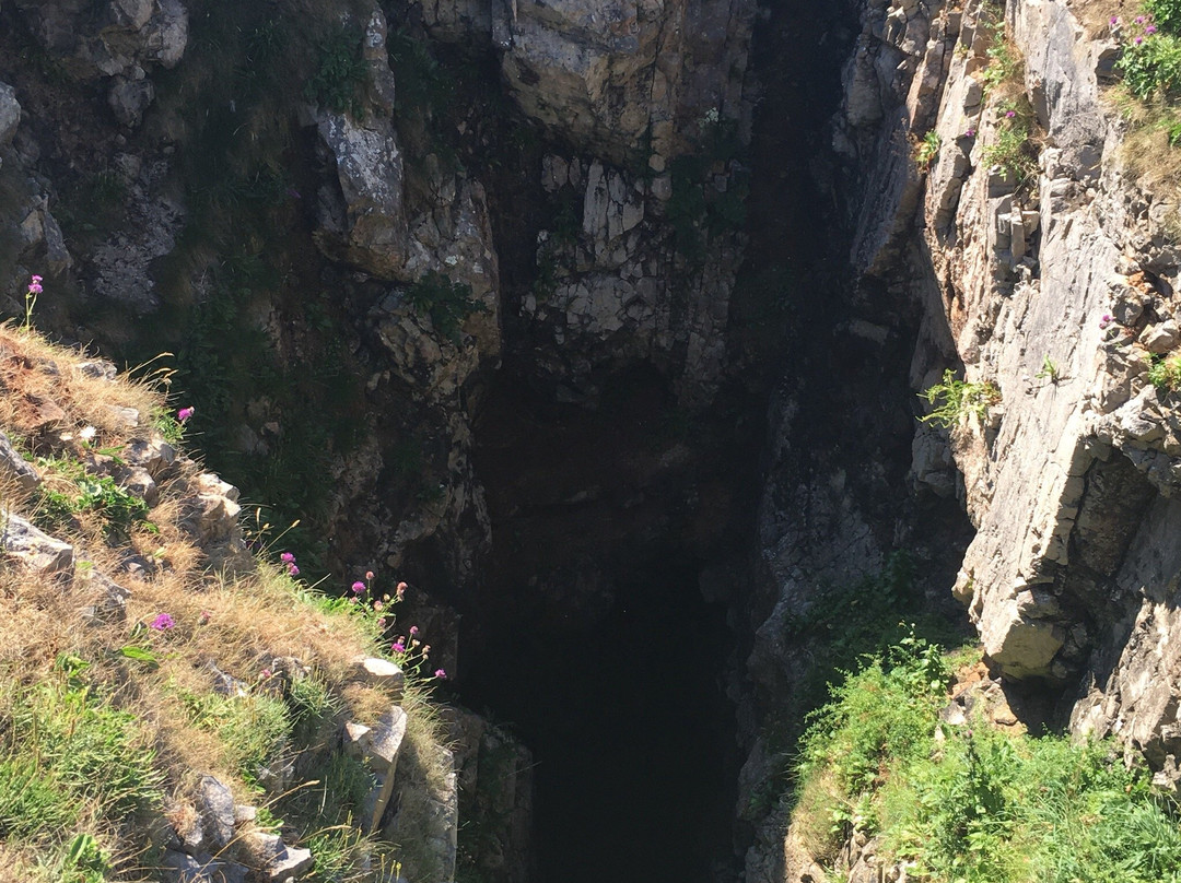 Witches Cauldron-Moylegrove必去景点