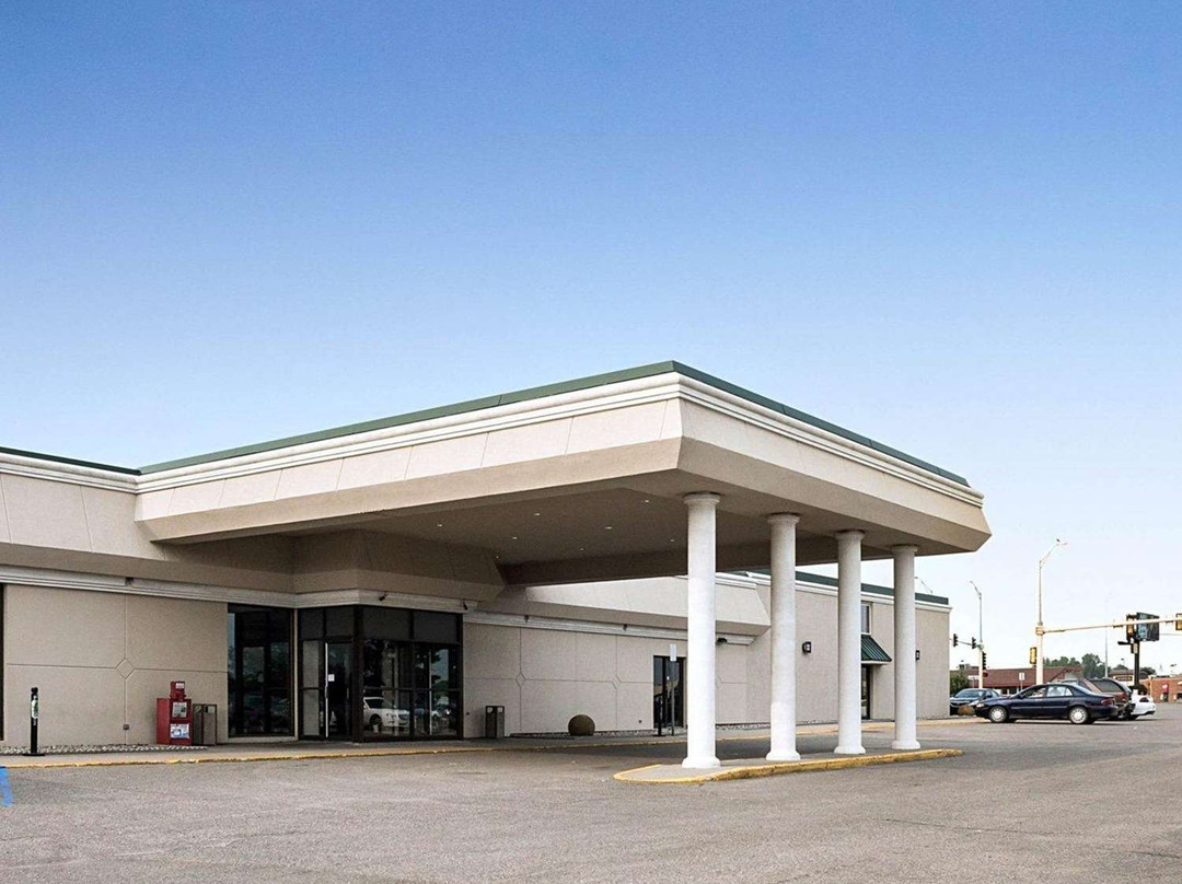 Baymont by Wyndham Jamestown Conference Center & Water Park主图