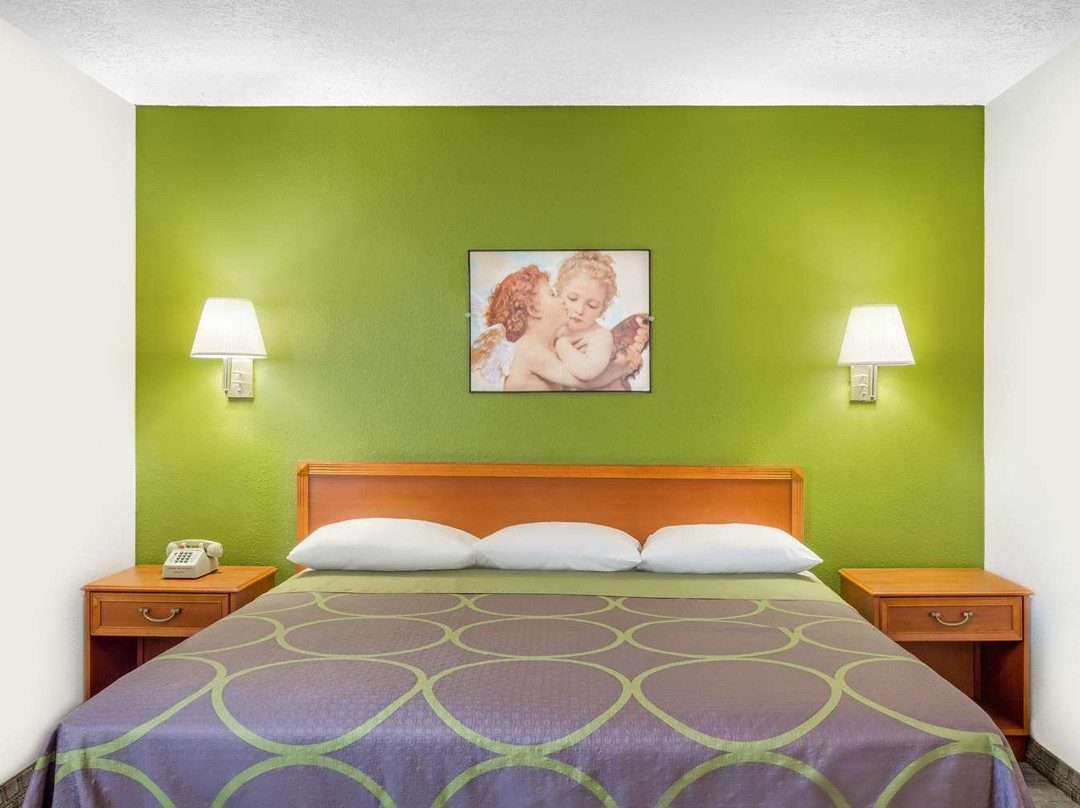 Super 8 By Wyndham Price主图