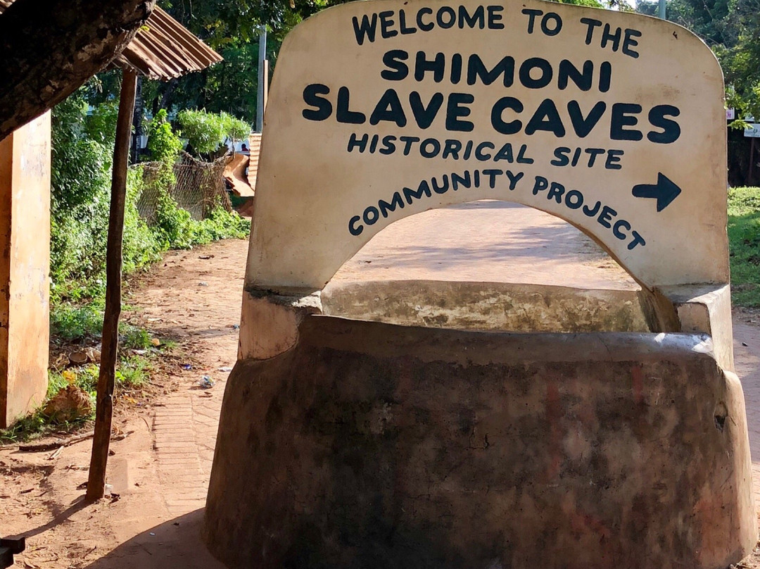 Slave Caves景点图片